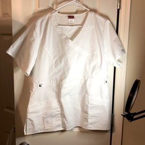 Dickies XL women’s scrub top